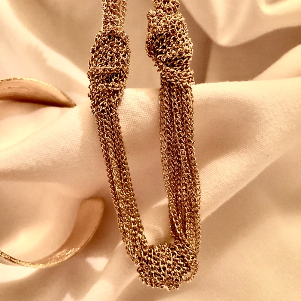 Gold Elegant Jewelry Set - Picture 2 of 7
